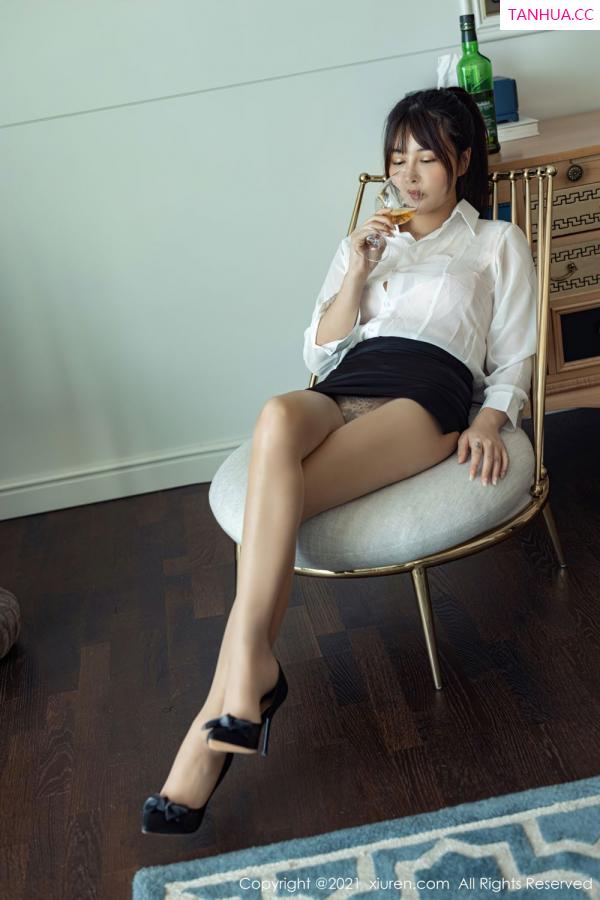 萌奈子  丰满妹子萌奈子 动人职业OL系列第6张图片